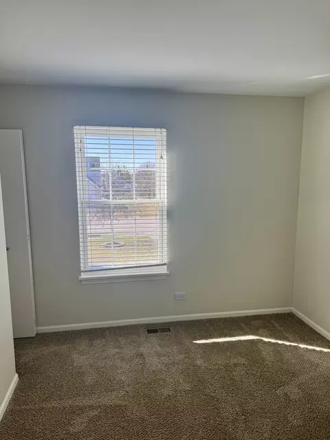 Bedroom - 960 Annandale Dr, Elgin, IL 60123 photo 4 of 5
