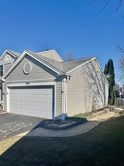 Exterior - 960 Annandale Dr, Elgin, IL 60123 photo 6 of 9