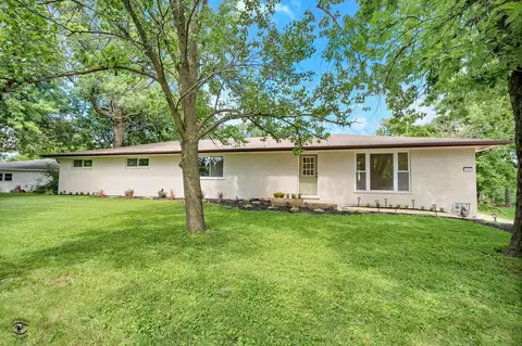 190 Pottawatomie Ln, New Lenox, IL 60451