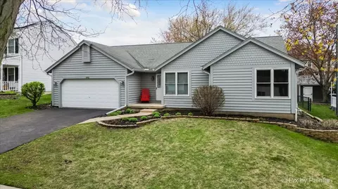 Exterior - 1982 Banks Dr, Elgin, IL 60123 photo 2 of 8