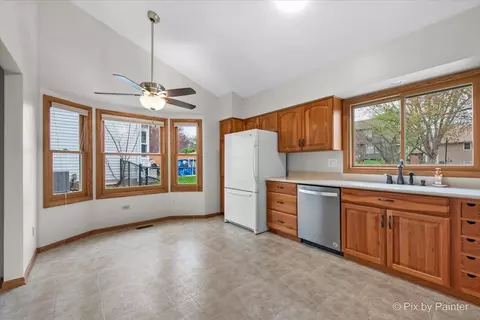 Kitchen - 1982 Banks Dr, Elgin, IL 60123 photo 2 of 2