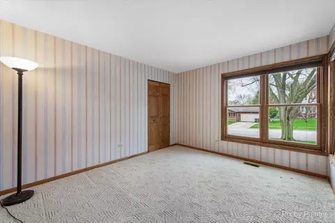 Bedroom - 1982 Banks Dr, Elgin, IL 60123 photo 1 of 5