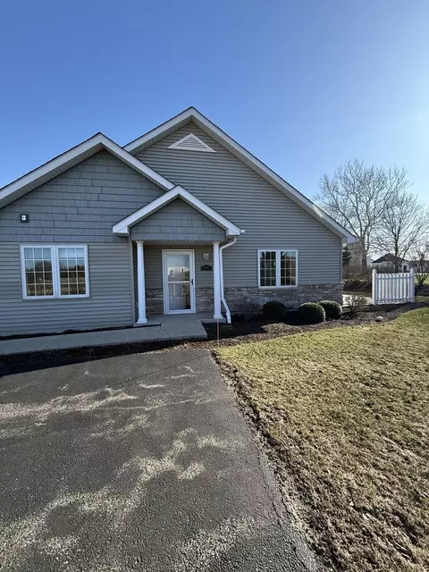 2047 Somerset Ln #2047, Sycamore, IL 60178