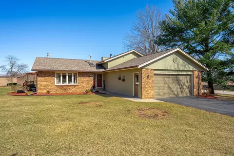 6236 Cotswold Ln, Cherry Valley, IL 61016