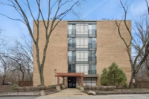 5800 Oakwood Dr #1D, Lisle, IL 60532