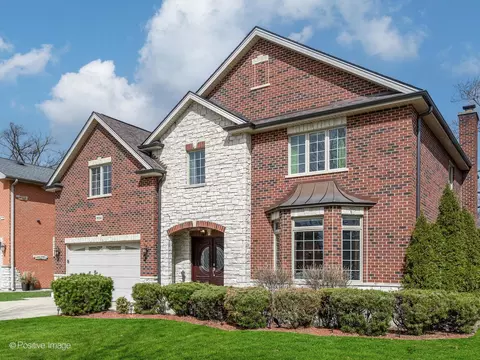 7030 Wilson Ter, Morton Grove, IL 60053