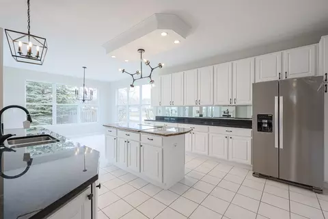 Kitchen - 1820 Cooper Ln, Algonquin, IL 60102 photo 2 of 7