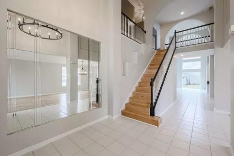 Entry Way - 1820 Cooper Ln, Algonquin, IL 60102 photo 3 of 6