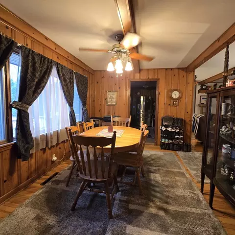 607 S Garfield St, Leaf River, IL 61047 photo 6