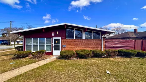 15203 Meadow Ln, Dolton, IL 60419