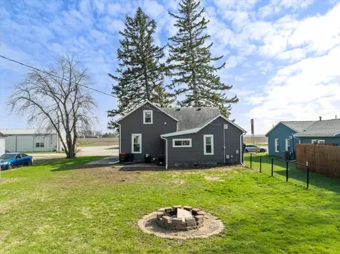 Exterior - 206 W 1st St, Gridley, IL 61744 photo 5 of 8