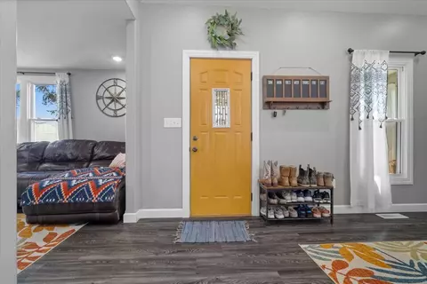 Entry Way - 206 W 1st St, Gridley, IL 61744 photo 1 of 7