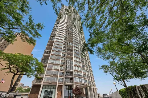 940 W Glenlake Ave #32D, Chicago, IL 60660