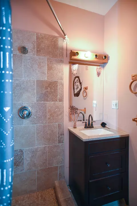 Bath - 7316 39th St, Lyons, IL 60534 photo 1 of 2