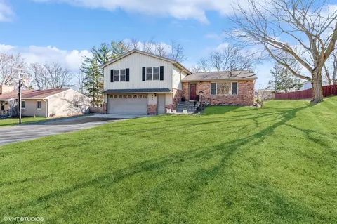 445 Stanford Dr, Marengo, IL 60152