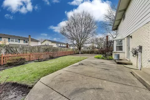 1033 Rolling Pass, Glenview, IL 60025 photo 24