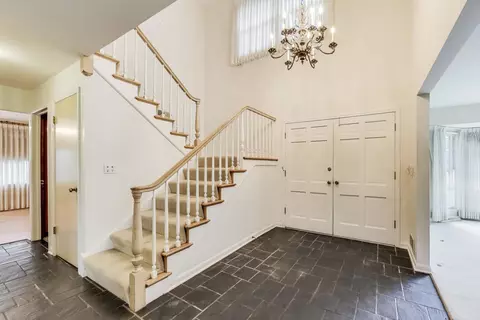 1033 Rolling Pass, Glenview, IL 60025 photo 2
