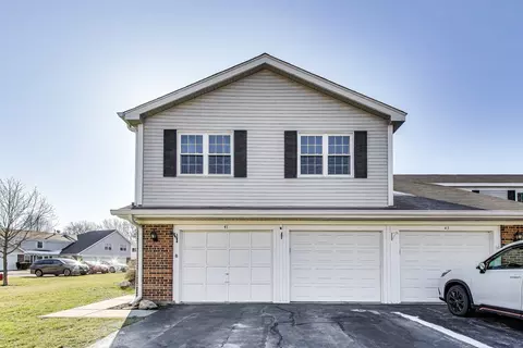 41 Willow Cir, Cary, IL 60013