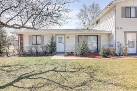 170 Quincy Ct #B, Bloomingdale, IL 60108
