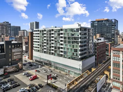 630 N Franklin St #417, Chicago, IL 60654