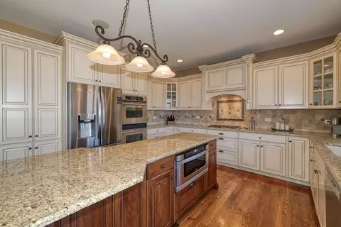 Kitchen - 1456 Lance Ave, Elburn, IL 60119 photo 3 of 5