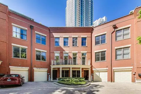 410 N Clinton St, Chicago, IL 60654