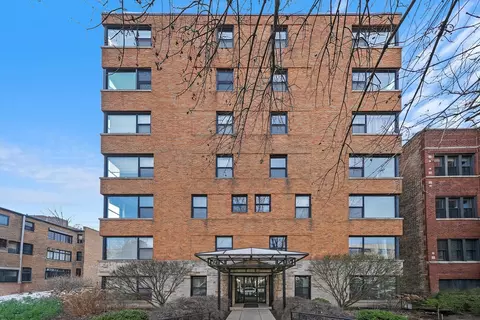 525 W Aldine Ave #301, Chicago, IL 60657