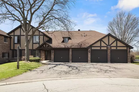 1412 Princeton Ct #A, Wheaton, IL 60189