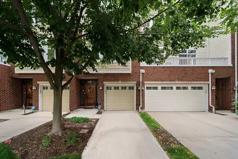 507 Grove Ln #H, Forest Park, IL 60130