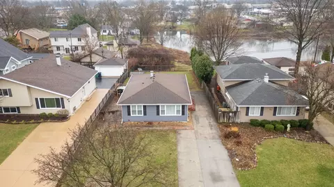 33 W Edwards St, Lombard, IL 60148