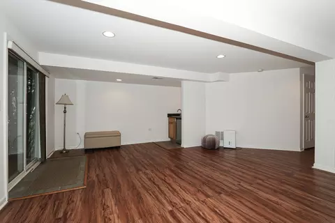 Living - 9 Pine Grove Ct, Algonquin, IL 60102 photo 4 of 6