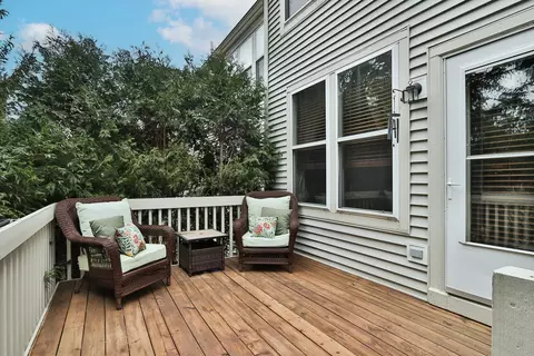 Exterior - 9 Pine Grove Ct, Algonquin, IL 60102 photo 3 of 3