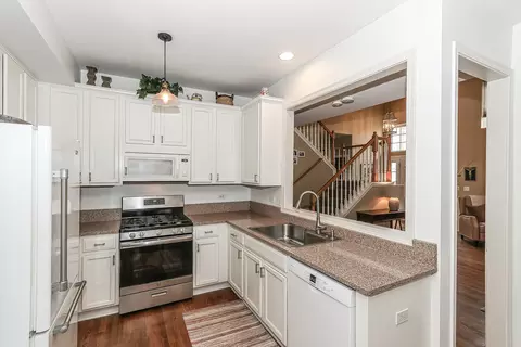 Kitchen - 9 Pine Grove Ct, Algonquin, IL 60102 photo 1 of 3
