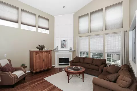 Living - 9 Pine Grove Ct, Algonquin, IL 60102 photo 2 of 6