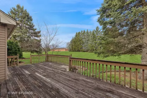 Exterior - 226 Deer Ln, Sleepy Hollow, IL 60118 photo 5 of 5