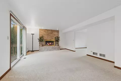 Living - 226 Deer Ln, Sleepy Hollow, IL 60118 photo 2 of 3