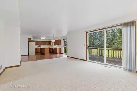 Living - 226 Deer Ln, Sleepy Hollow, IL 60118 photo 3 of 3