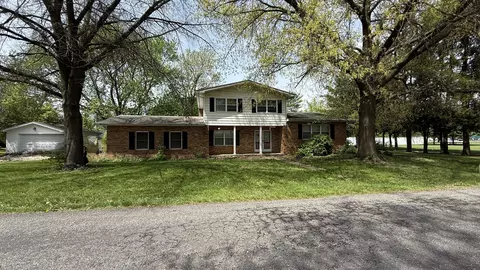 203 S Whitehead St, Tolono, IL 61880