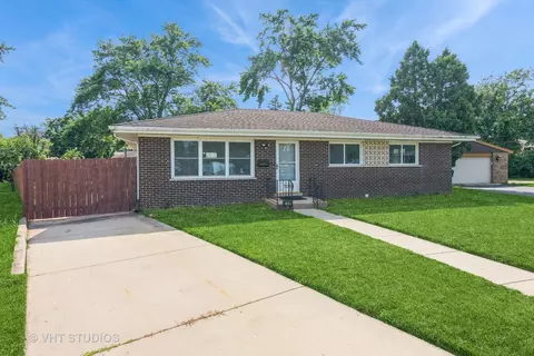 706 N Mavis Ln, Addison, IL 60101
