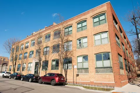 3201 N Ravenswood Ave #106, Chicago, IL 60657