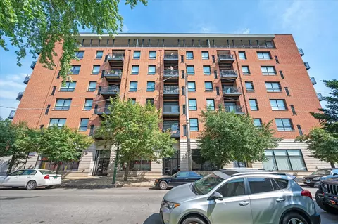 974 W 35th Pl #411, Chicago, IL 60609