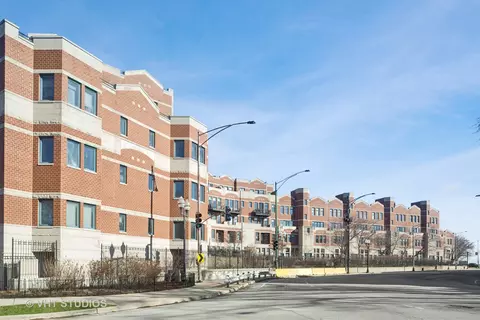 7754 N Sheridan Rd #3, Chicago, IL 60626