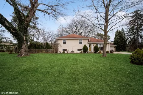 809 N School St, Prospect Heights, IL 60070