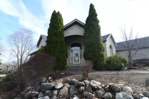 Exterior - 2710 Rolling Oak Rd, Spring Grove, IL 60081 photo 3 of 15