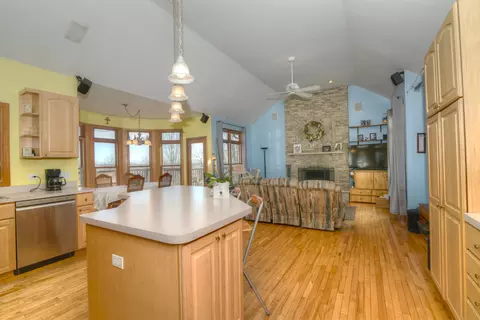 Kitchen - 2710 Rolling Oak Rd, Spring Grove, IL 60081 photo 2 of 2