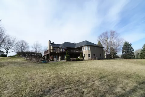 Exterior - 2710 Rolling Oak Rd, Spring Grove, IL 60081 photo 8 of 15