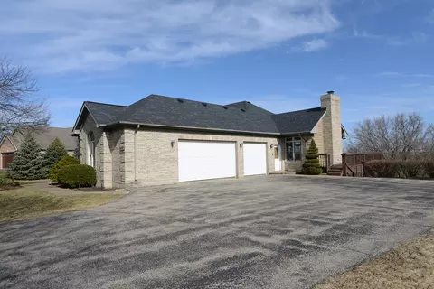Exterior - 2710 Rolling Oak Rd, Spring Grove, IL 60081 photo 13 of 15