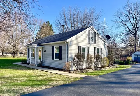 974 W Main St, Genoa, IL 60135