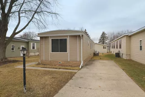 240 Fox Ln, Belvidere, IL 61008
