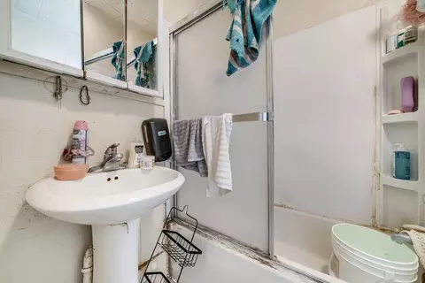 Bath - 222 E 4th St, Belvidere, IL 61008 photo 1 of 1